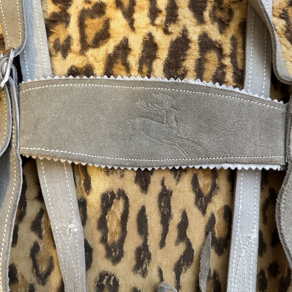 Vintage Grey Suede Lederhosen with Green Piping and Embroidery Stitch Detailing - Picture 5 of 9